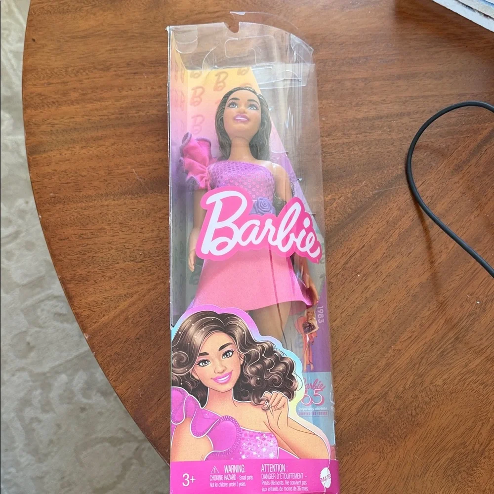 Barbie Fashionistas Doll #225, a curvy body type doll with brown hair NIB